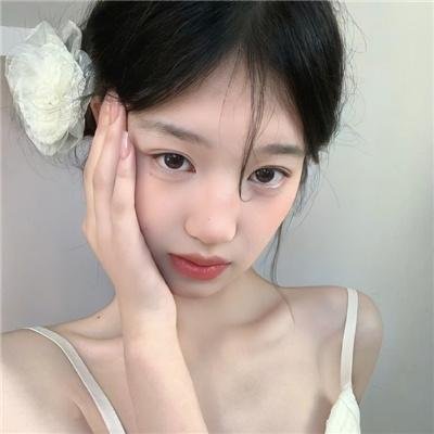 桃花映江山